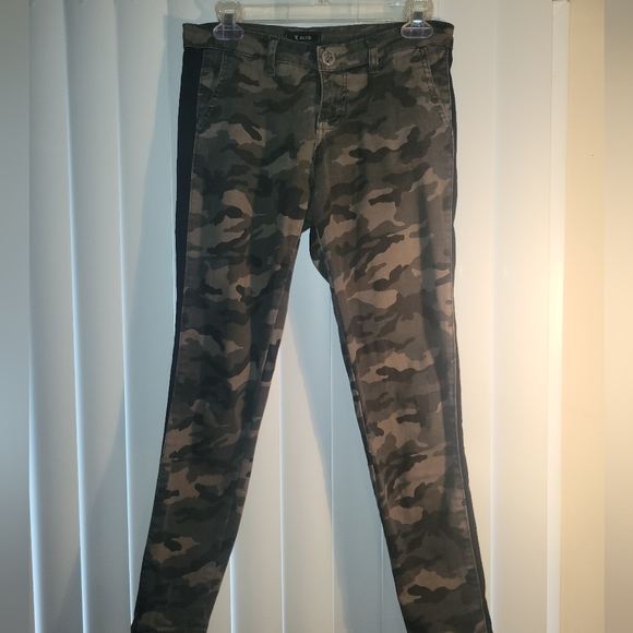 Army fatigue pants - Picture 2 of 4